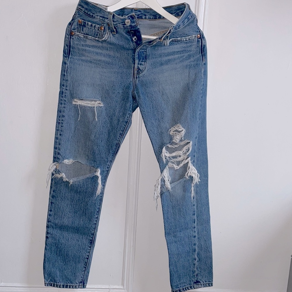 Distressed 501 Skinny Levi’s